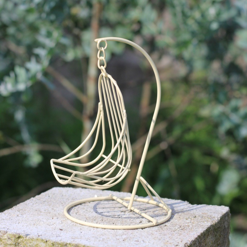 Garden Swing Chair - كرسي معلق معدني صغير على الطراز